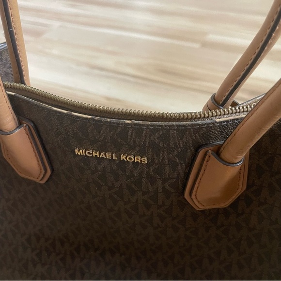 Michael Kors Brown and Tan Shoulder Bag with Structured Design - Picture 10 of 13